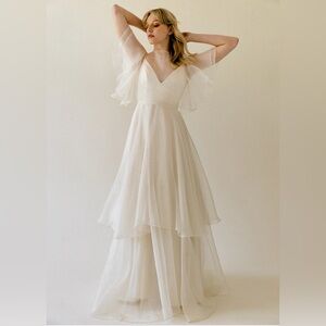 Truvelle Lillie Gown size 18 - wedding dress sample